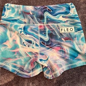 Fleo! Size small, 4” inseam, old school swirls!